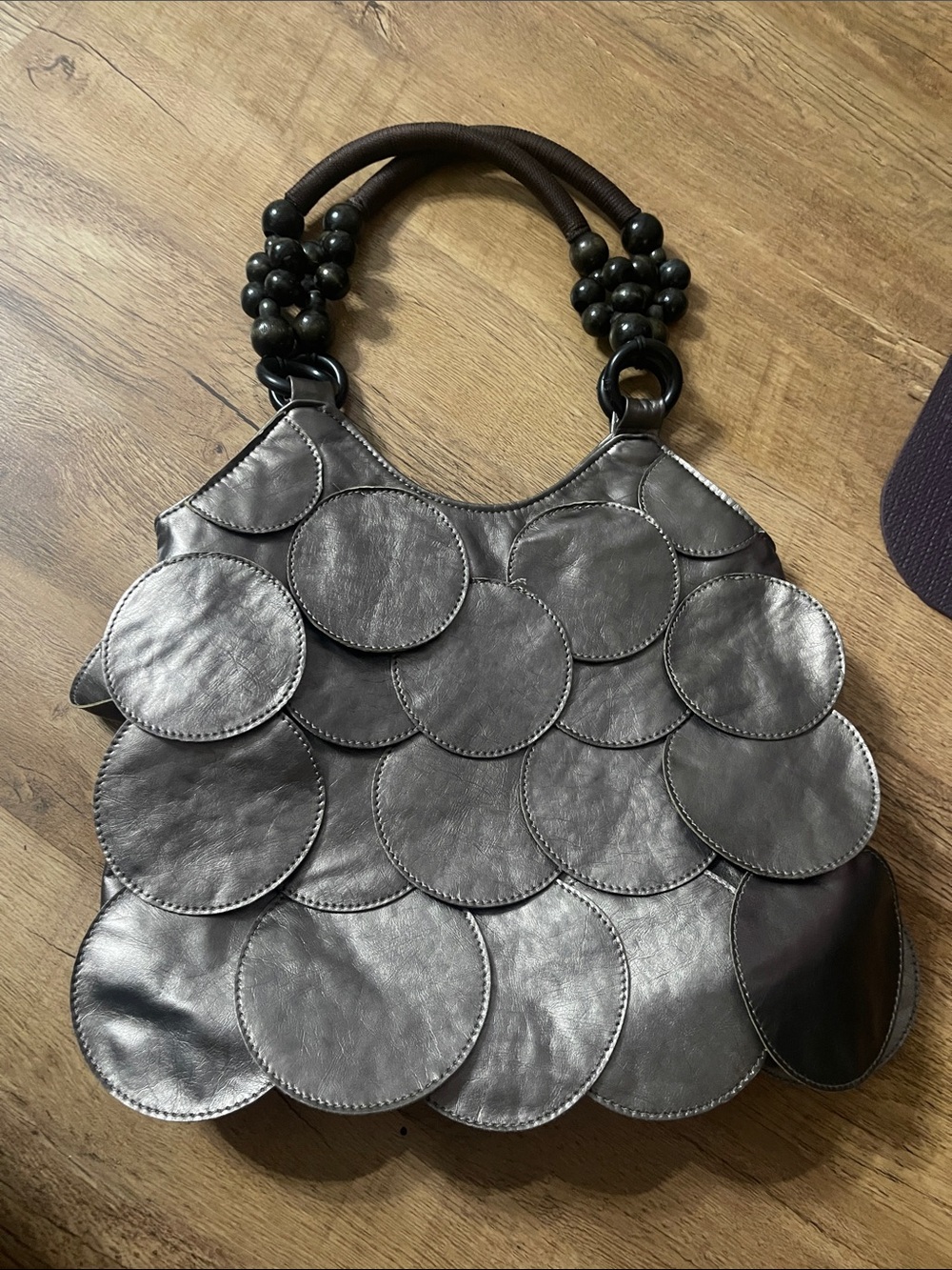 Women's Metallic Gray Disc Scalloped Scale Beaded Wooden Handle Shoulder Bag